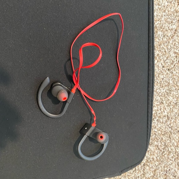 FREE Sport headphones - Picture 2 of 2